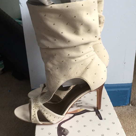 Report Signature Women’s Christian Leather Boots - Picture 3 of 8